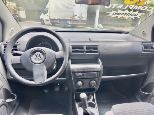 VOLKSWAGEN FOX 1.0 MI TREND 8V FLEX 4P MANUAL 2010 - Imagem 3