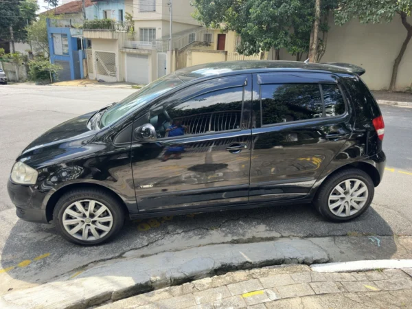 VOLKSWAGEN FOX 1.0 MI TREND 8V FLEX 4P MANUAL 2010 - Imagem 9