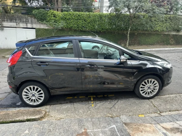 FORD FIESTA 1.6 TITANIUM HATCH 16V FLEX 4P AUTOMÁTICO 2014 - Imagem 5