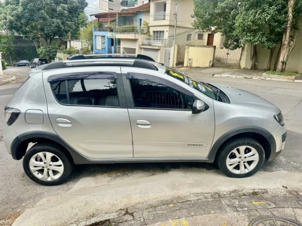 RENAULT SANDERO 1.6 STEPWAY 8V FLEX 4P AUTOMATIZADO 2016 - Imagem 2