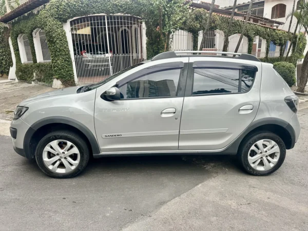 RENAULT SANDERO 1.6 STEPWAY 8V FLEX 4P AUTOMATIZADO 2016 - Imagem 9