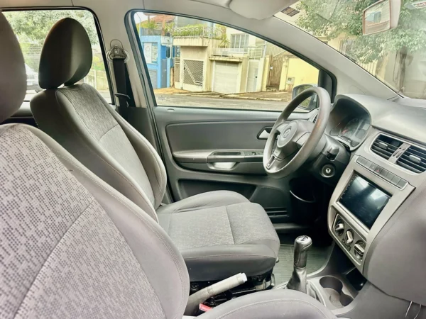 VOLKSWAGEN FOX 1.0 MI 8V FLEX 4P MANUAL 2014 - Imagem 15