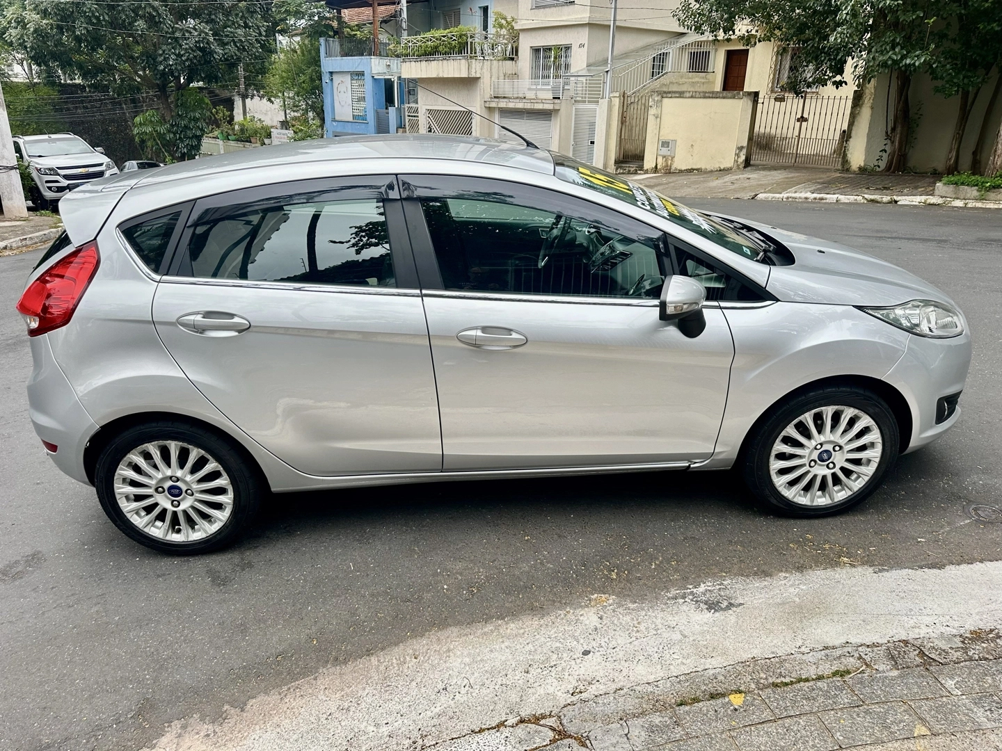 FORD FIESTA 1.6 TITANIUM HATCH 16V FLEX 4P POWERSHIFT 2015 - Imagem 6