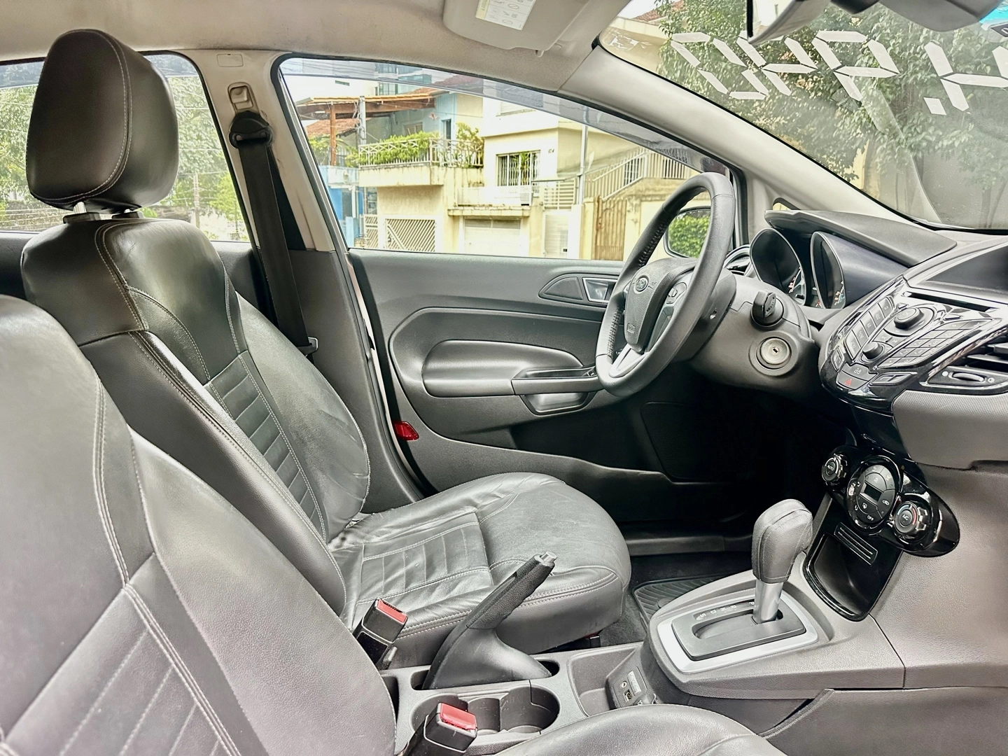 FORD FIESTA 1.6 TITANIUM HATCH 16V FLEX 4P POWERSHIFT 2015 - Imagem 8