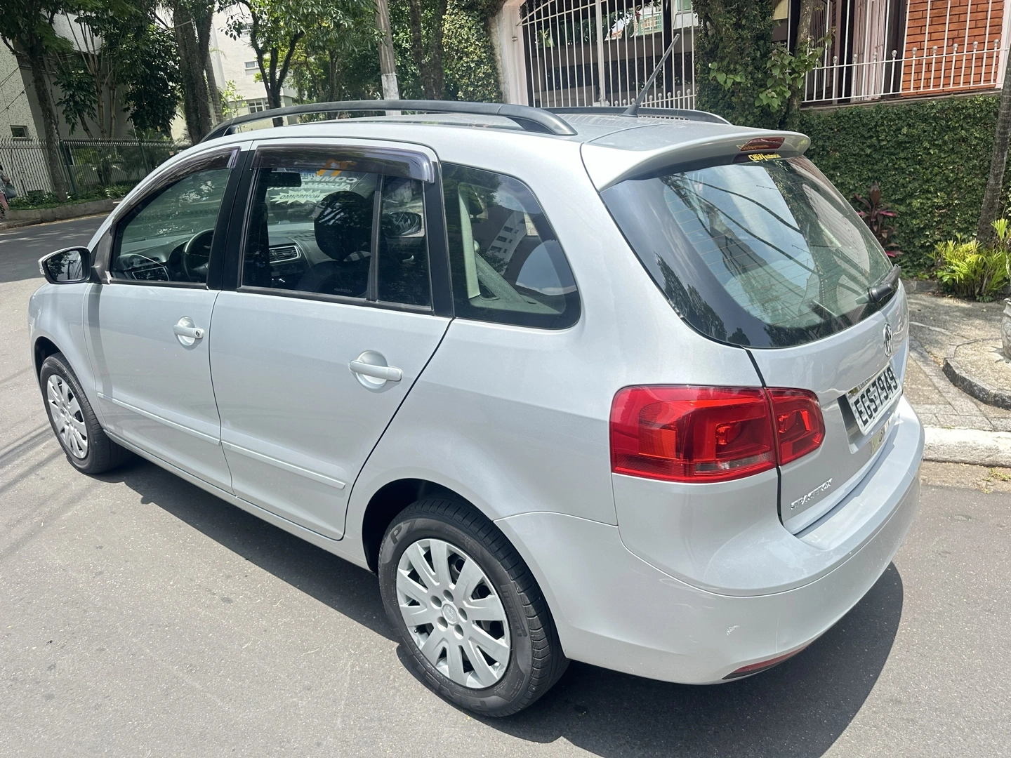 VOLKSWAGEN SPACEFOX 1.6 MI TREND 8V FLEX 4P AUTOMATIZADO 2011 - Imagem 12