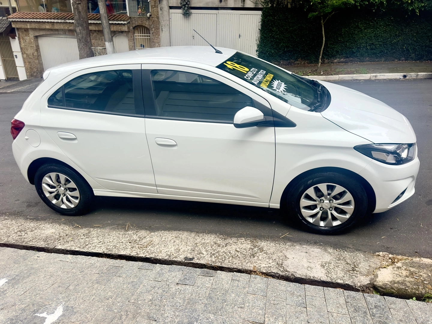 CHEVROLET ONIX 1.4 MPFI LT 8V FLEX 4P AUTOMÁTICO 2018 - Imagem 3