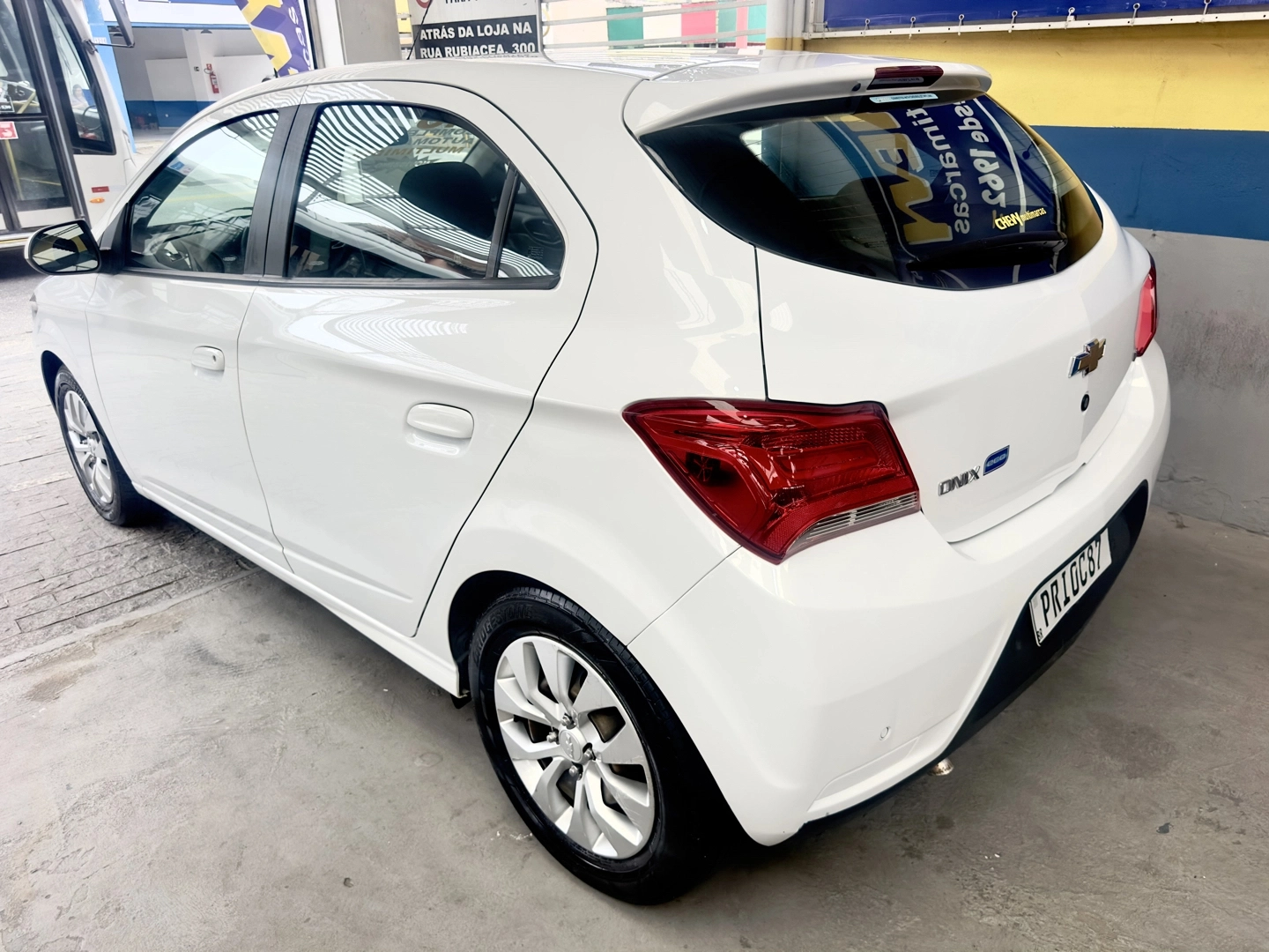 CHEVROLET ONIX 1.4 MPFI LT 8V FLEX 4P AUTOMÁTICO 2018 - Imagem 2