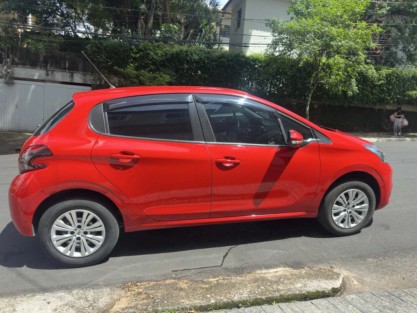 PEUGEOT 208 1.2 ACTIVE 12V FLEX 4P MANUAL 2017 - Imagem 9