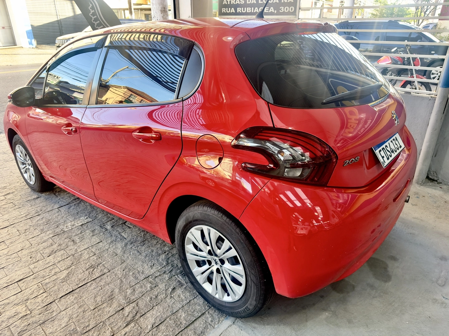 PEUGEOT 208 1.2 ACTIVE 12V FLEX 4P MANUAL 2017 - Imagem 12