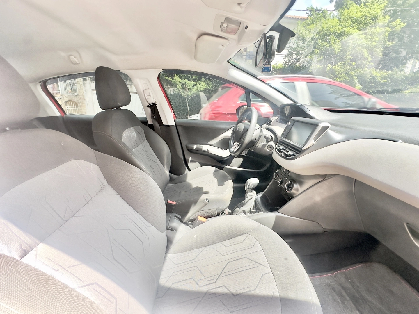 PEUGEOT 208 1.2 ACTIVE 12V FLEX 4P MANUAL 2017 - Imagem 8