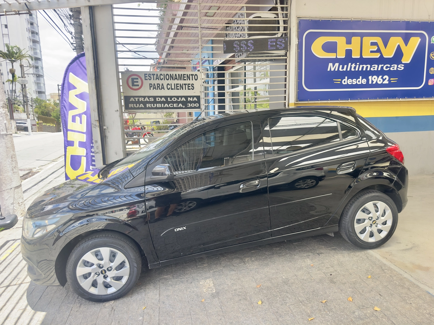 CHEVROLET ONIX 1.4 MPFI LT 8V FLEX 4P MANUAL 2016 - Imagem 11