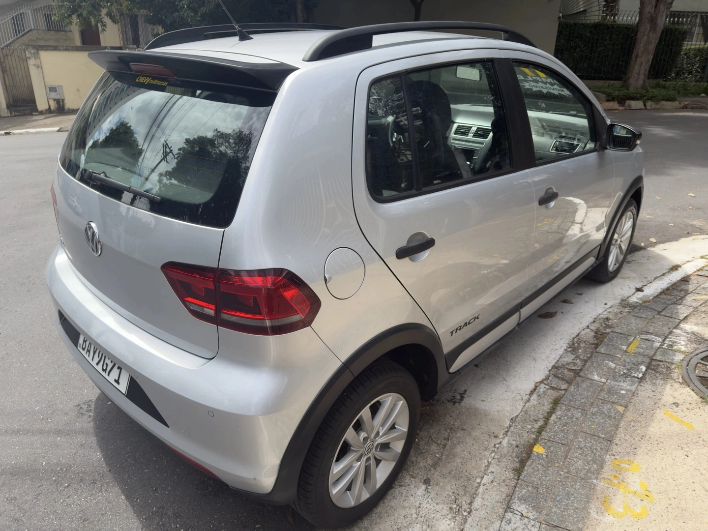 VOLKSWAGEN FOX 1.0 MPI TRACK 12V FLEX 4P MANUAL 2017 - Imagem 2