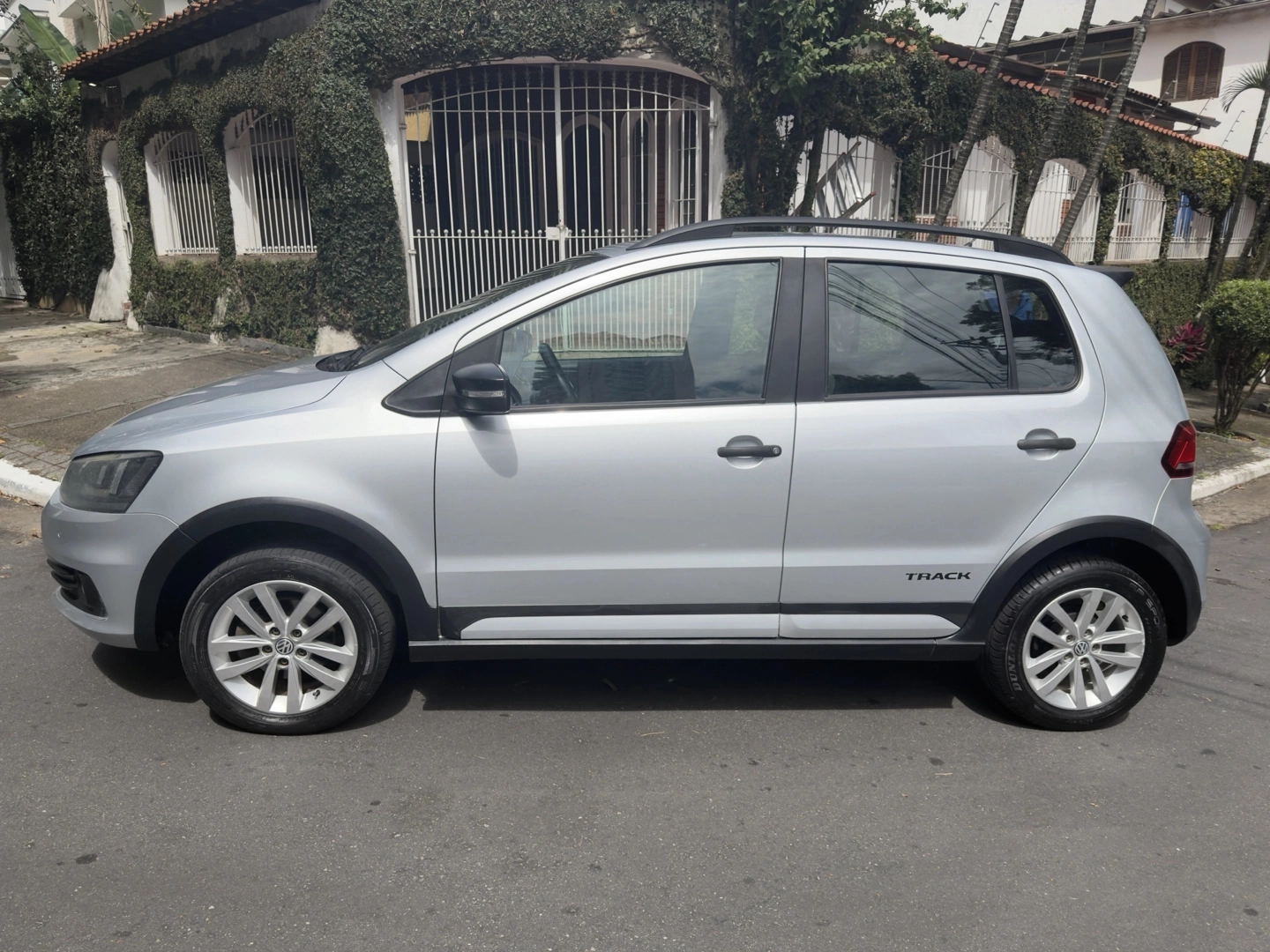 VOLKSWAGEN FOX 1.0 MPI TRACK 12V FLEX 4P MANUAL 2017 - Imagem 5