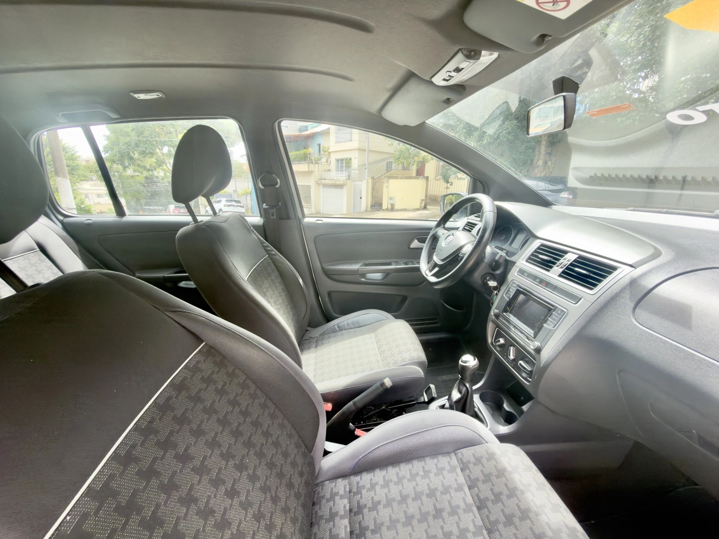 VOLKSWAGEN FOX 1.0 MPI TRACK 12V FLEX 4P MANUAL 2017 - Imagem 9