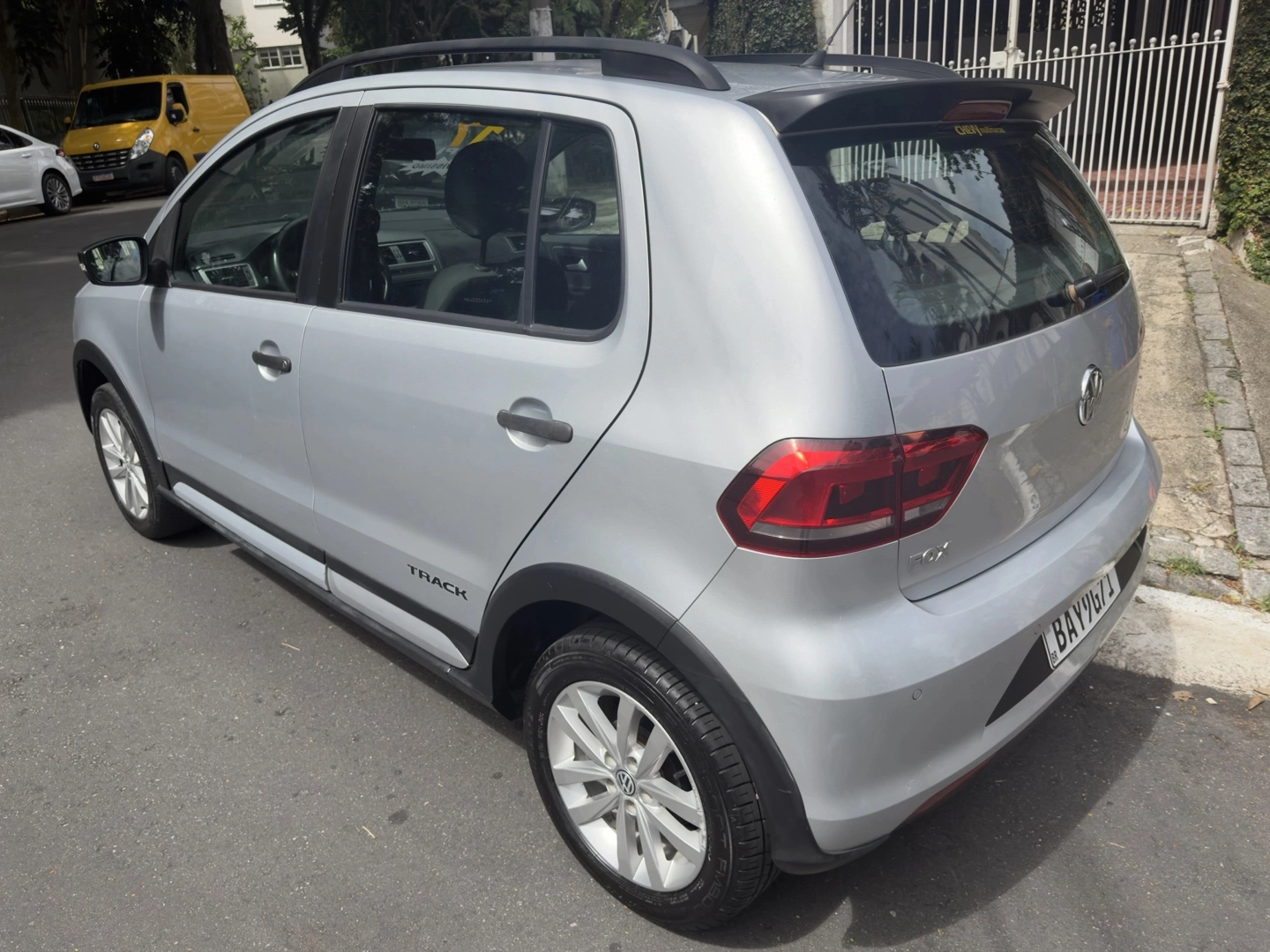 VOLKSWAGEN FOX 1.0 MPI TRACK 12V FLEX 4P MANUAL 2017 - Imagem 16