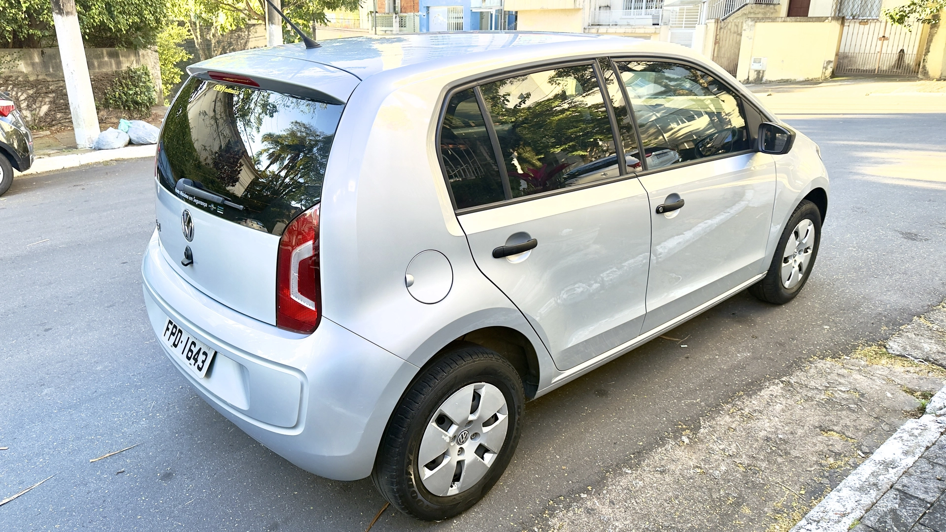 VOLKSWAGEN UP 1.0 MPI TAKE UP 12V FLEX 4P MANUAL 2016 BAIXA KM - Imagem 13